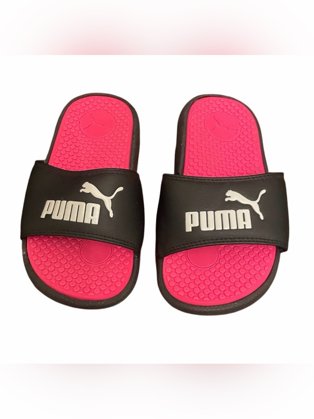 PUMA Girls Cool Cat Black/White/Knockout Pink Slides 4 Kids Beach Pool Gym